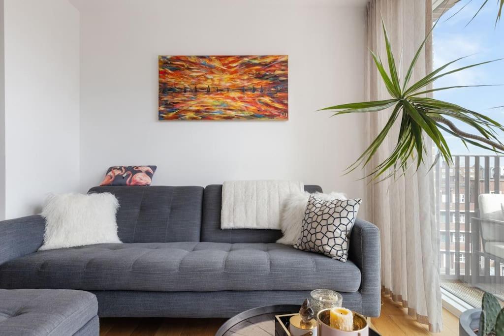 Modern New 1-Bedroom Home Stunning Views Londen Buitenkant foto